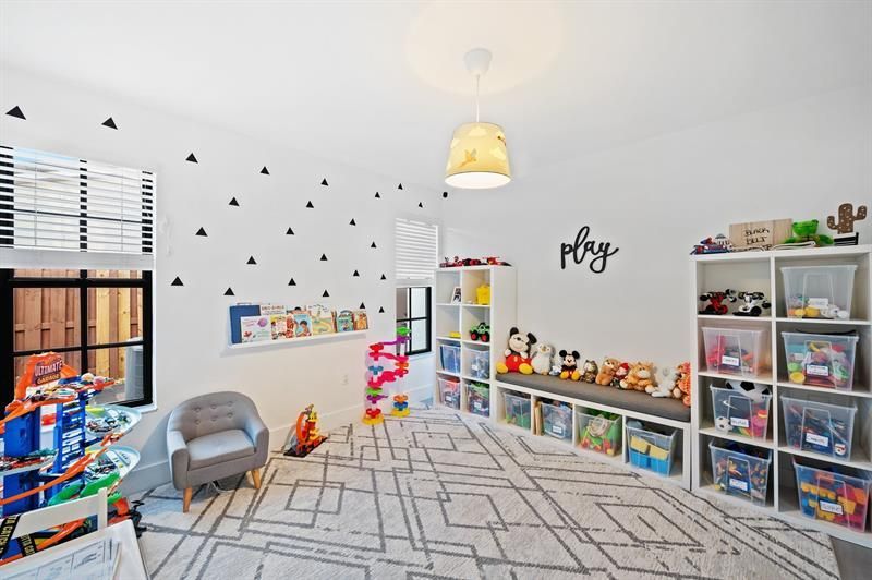 8340 NW 167th Ter, Miami Lakes, FL 33016 Photo