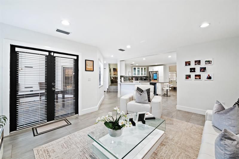 8340 NW 167th Ter, Miami Lakes, FL 33016 Photo