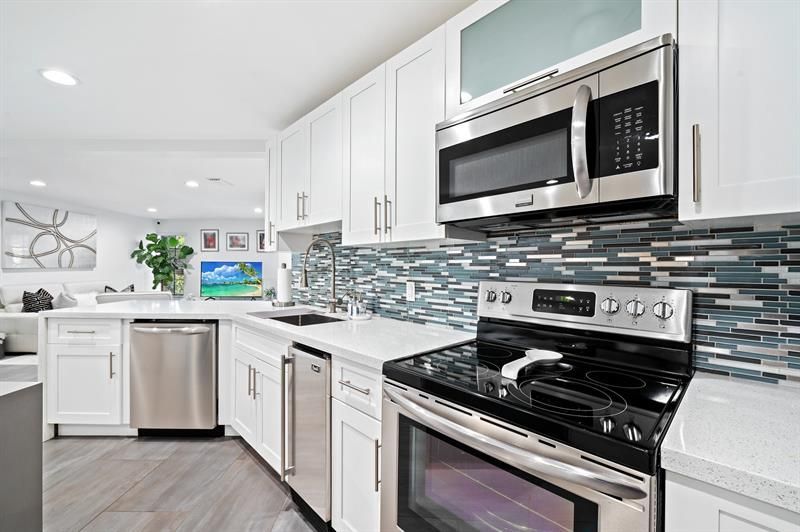 8340 NW 167th Ter, Miami Lakes, FL 33016 Photo