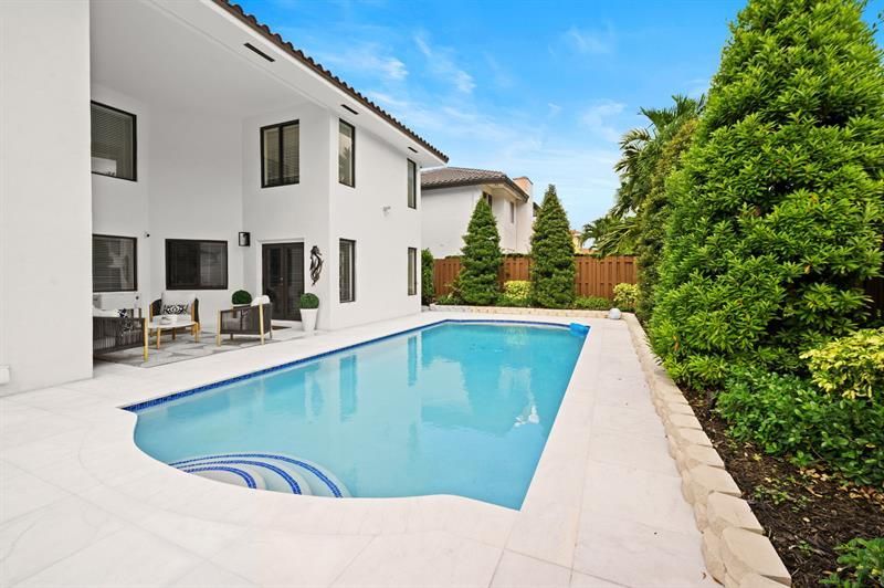 8340 NW 167th Ter, Miami Lakes, FL 33016 Photo