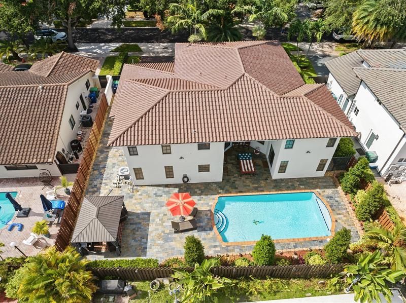 8340 NW 167th Ter, Miami Lakes, FL 33016 Photo