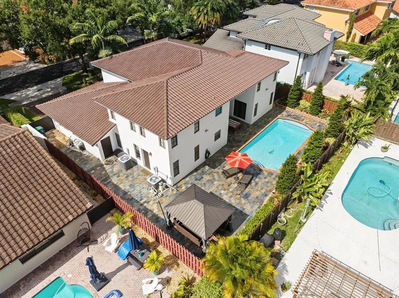 8340 NW 167th Ter, Miami Lakes, FL 33016 Photo