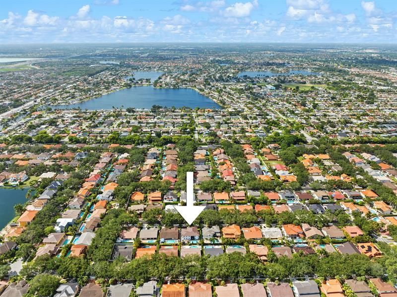 8340 NW 167th Ter, Miami Lakes, FL 33016 Photo