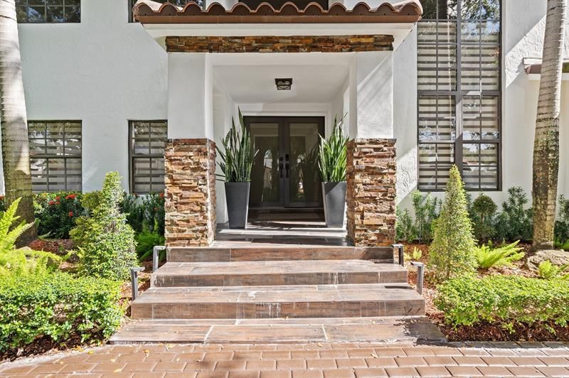 8340 NW 167th Ter, Miami Lakes, FL 33016 Photo