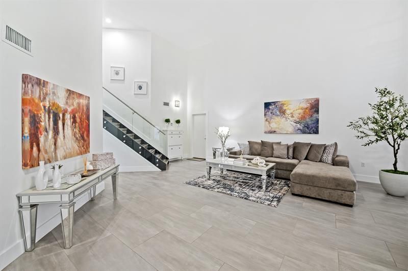 8340 NW 167th Ter, Miami Lakes, FL 33016 Photo