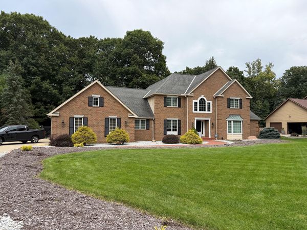228 Countryside Drive, Broadview Heights, OH 44147