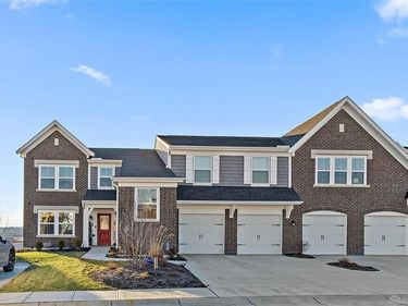 473 Bethpage Way, Unit 8-303, Turtlecreek Twp, OH 45036