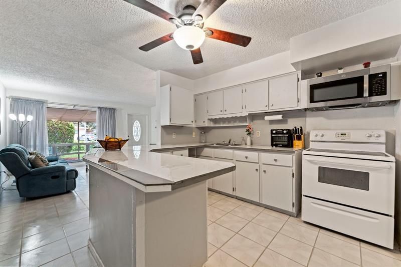 2140 N 57th Avenue, Hollywood, FL 33021 Photo