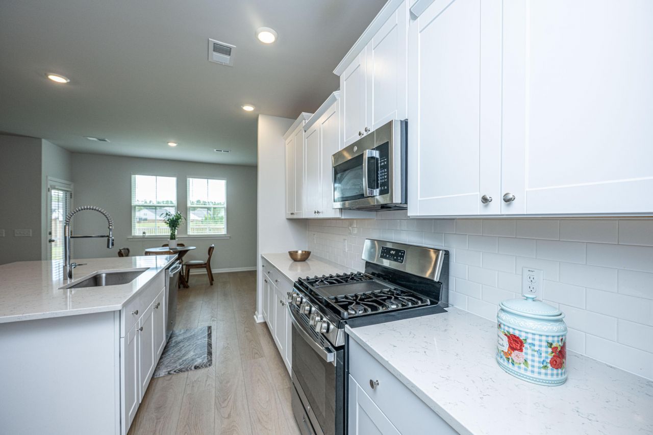 115 Swaying Palm Drive Photo 12