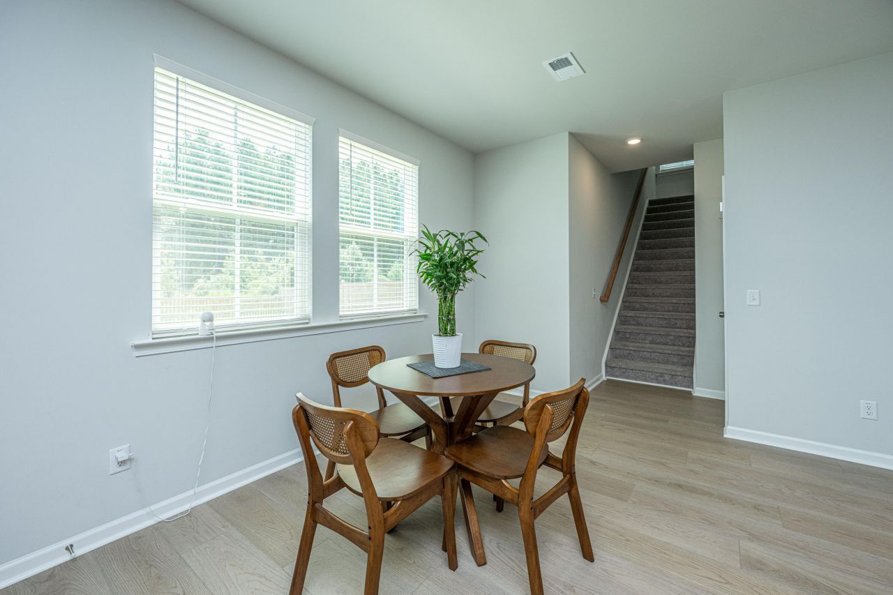 115 Swaying Palm Drive Photo 14