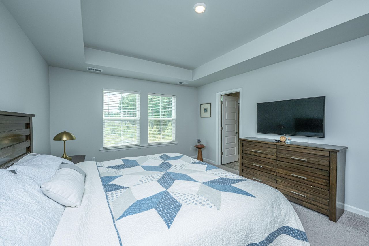 115 Swaying Palm Drive Photo 17