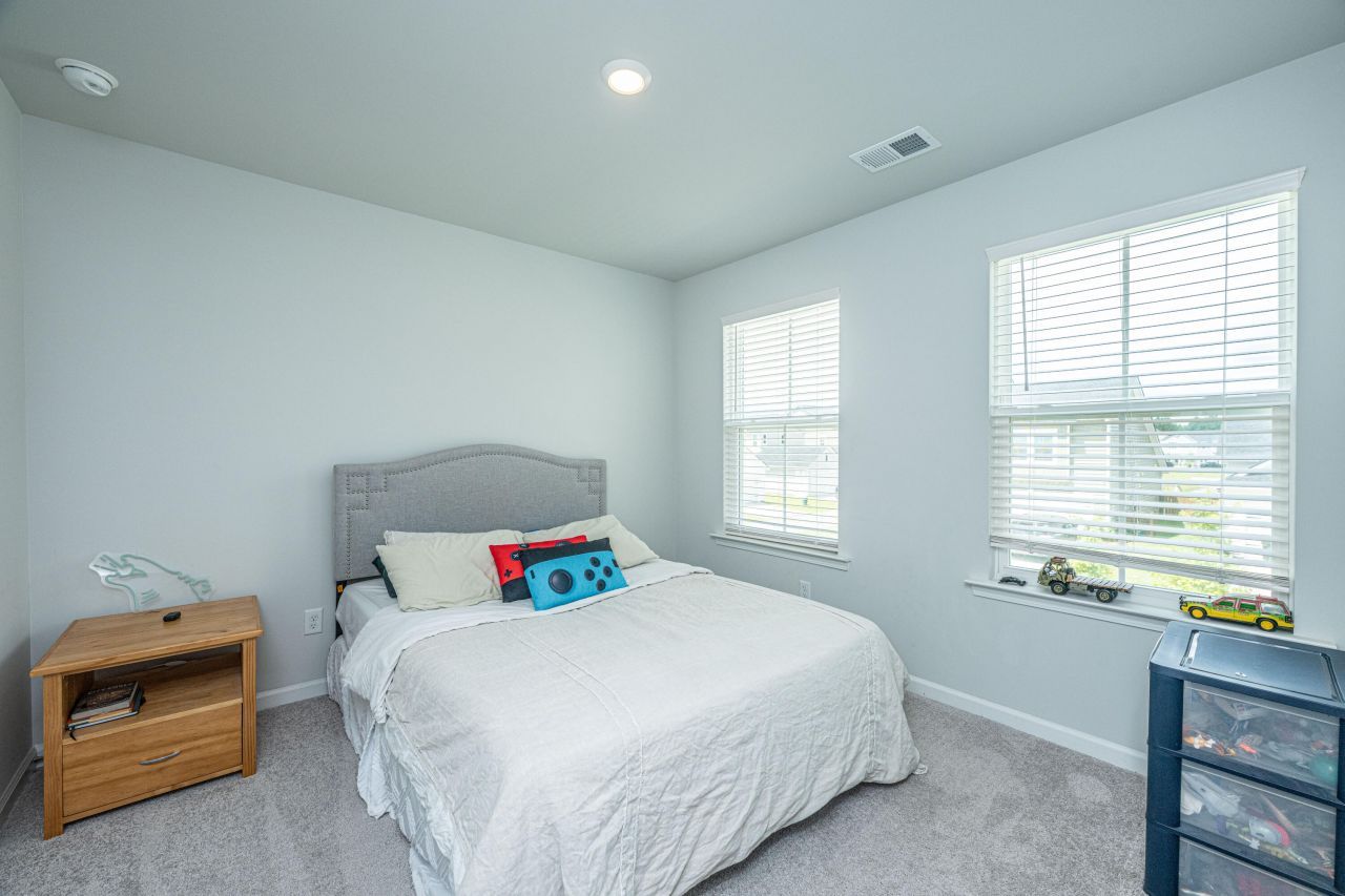 115 Swaying Palm Drive Photo 20