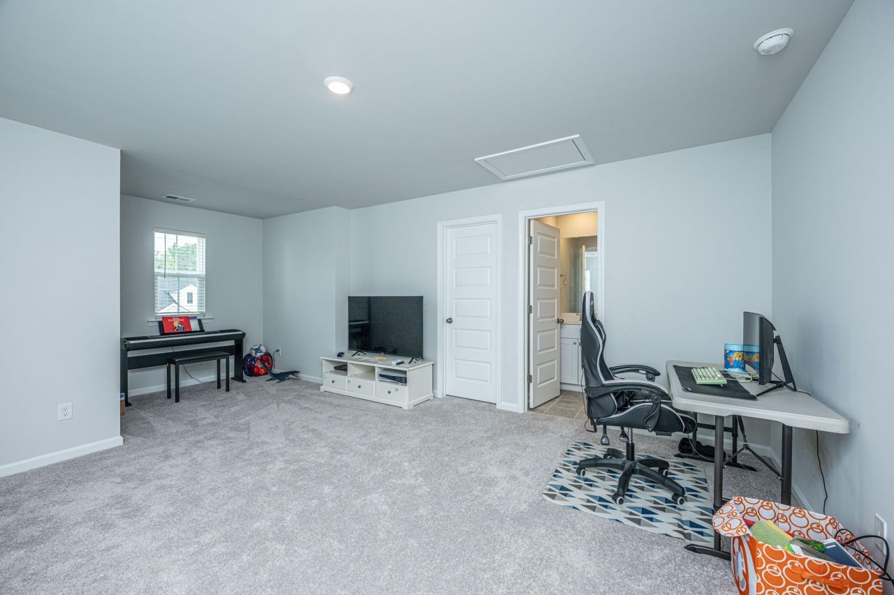 115 Swaying Palm Drive Photo 25