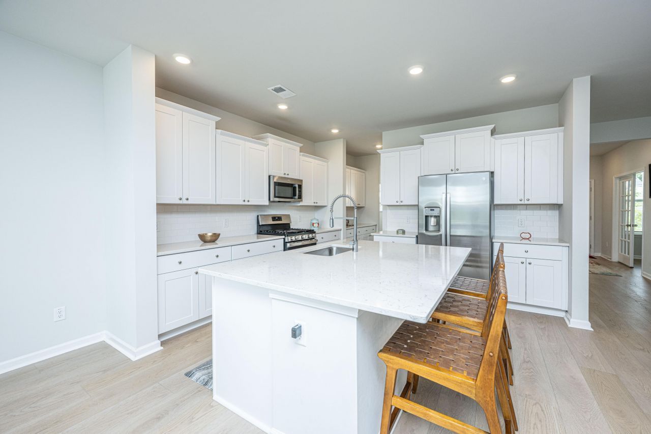 115 Swaying Palm Drive Photo 4