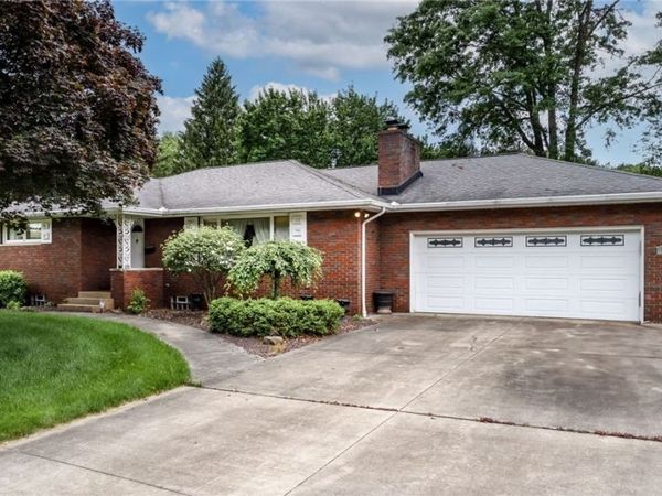 126 S Rhodes Avenue, Niles, OH 44446