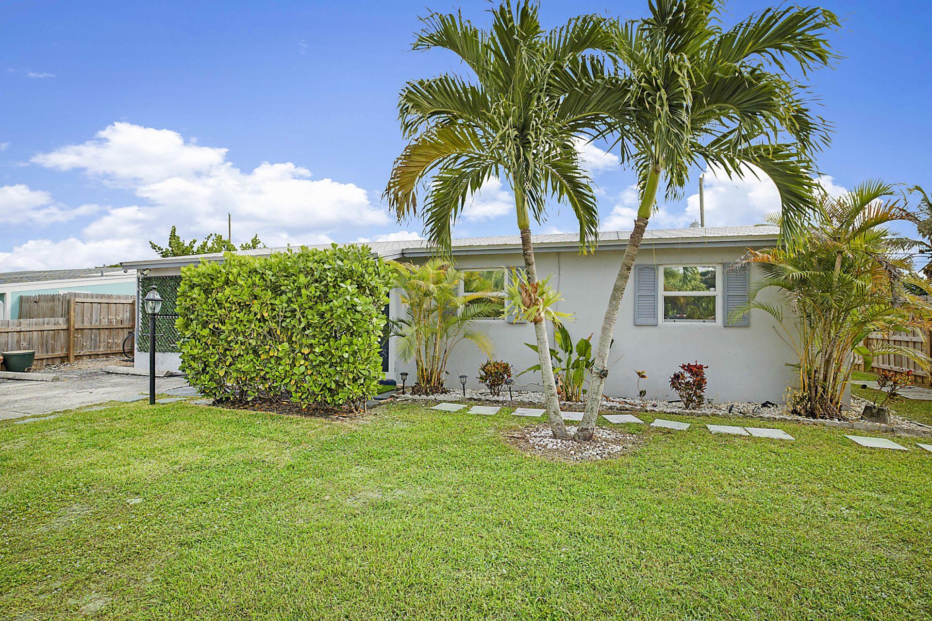 9278 Bloomfield Drive, Palm Beach Gardens, FL 33410 Main Photo