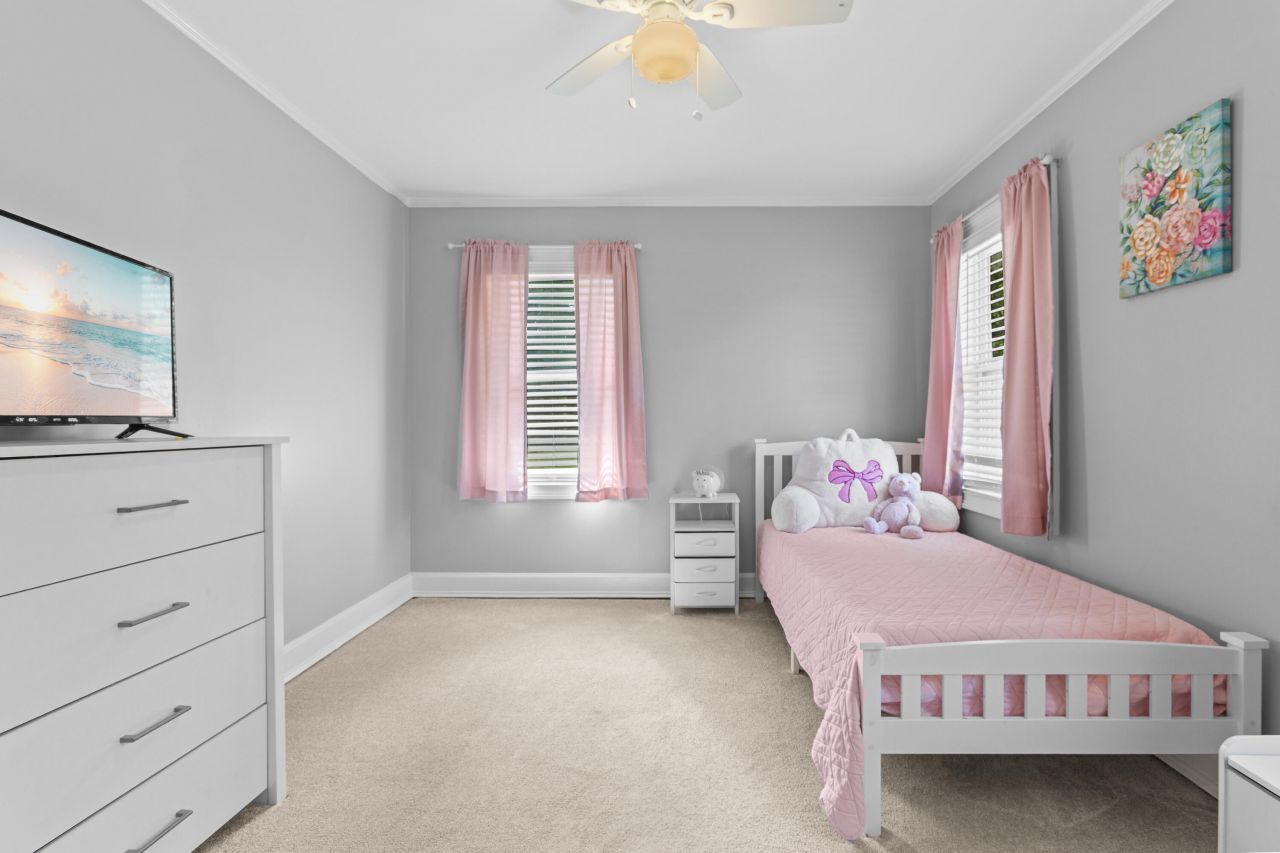 106 Goodwin Street Photo 14