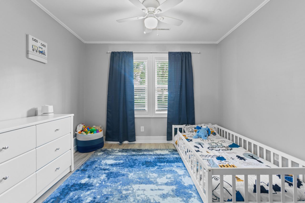 106 Goodwin Street Photo 18