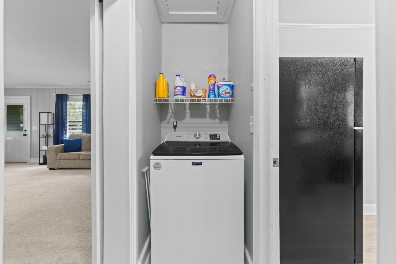 106 Goodwin Street Photo 22