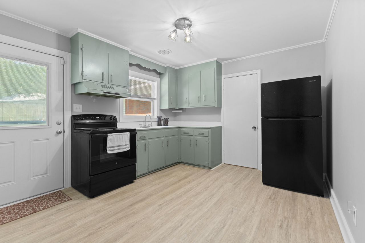 106 Goodwin Street Photo 25