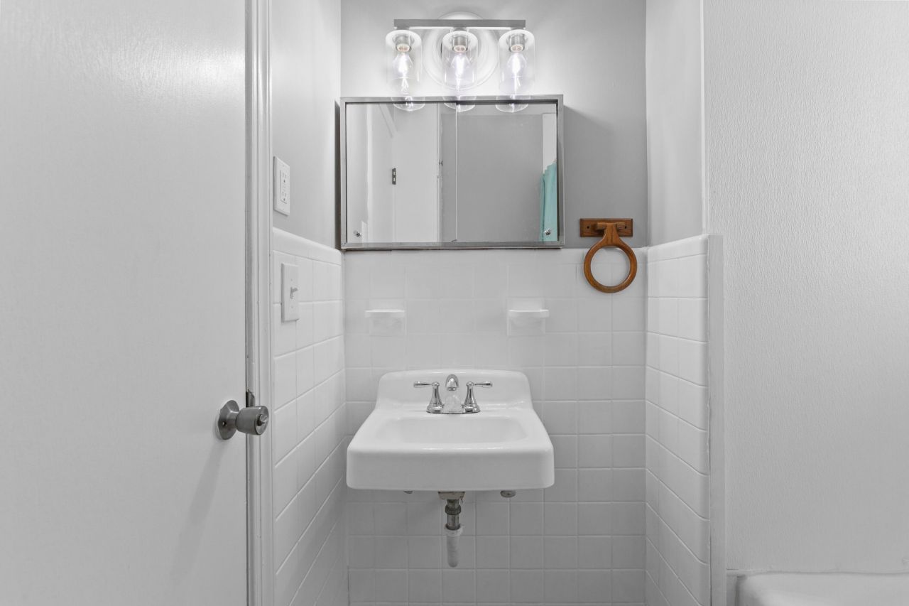 106 Goodwin Street Photo 29