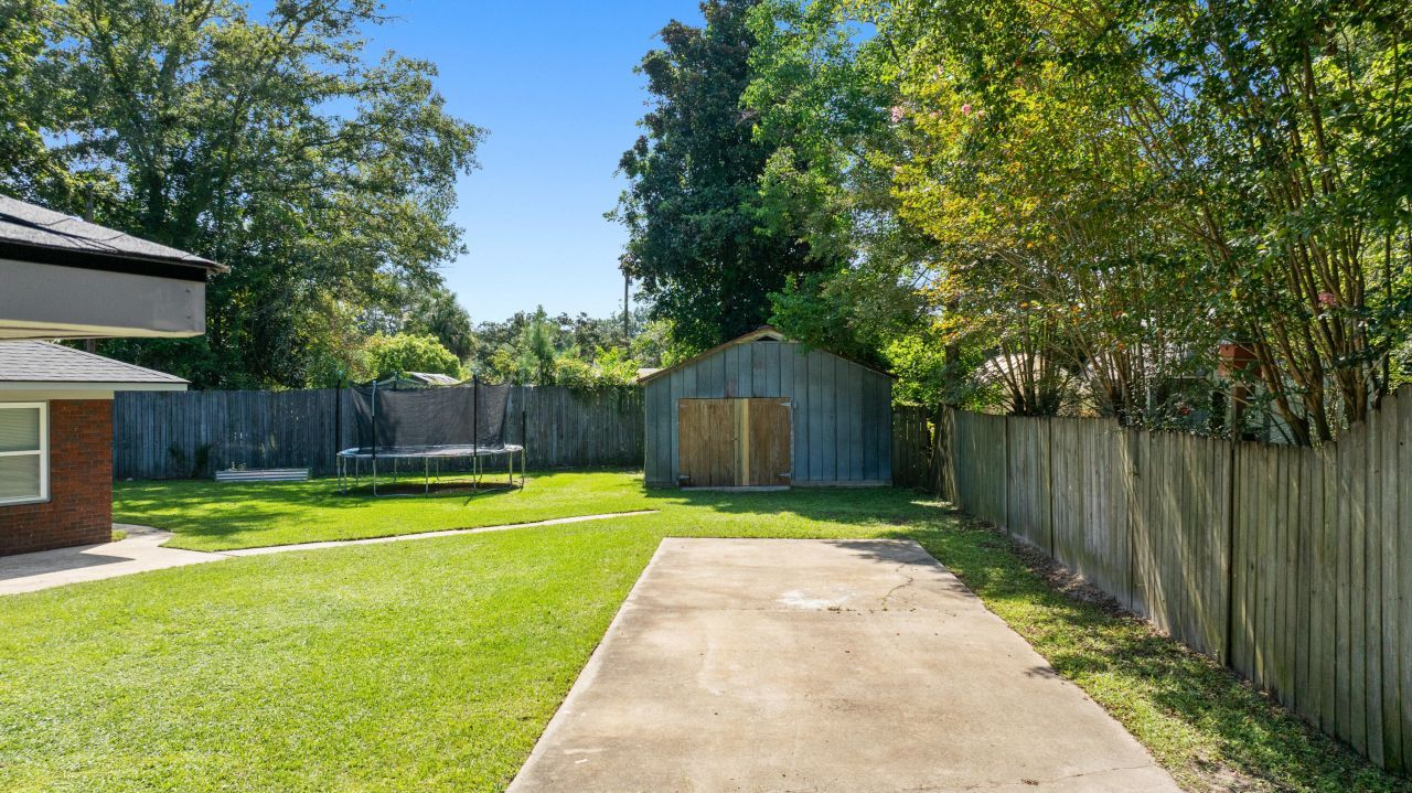 106 Goodwin Street Photo 32