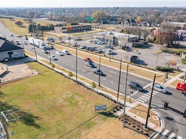 1107 LURLEEN WALLACE Boulevard N, Tuscaloosa, AL 35401