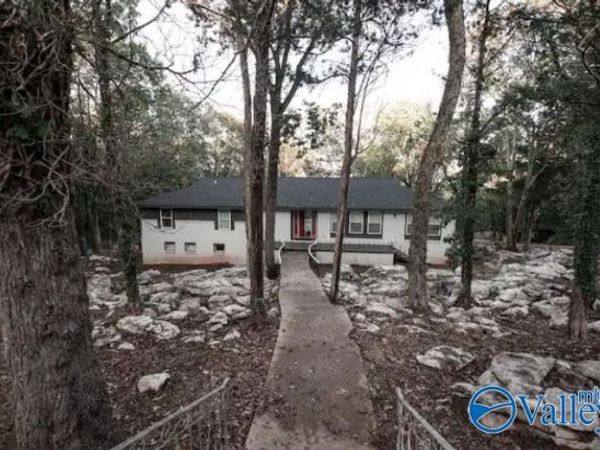2106 Apache Road, Huntsville, AL 35810