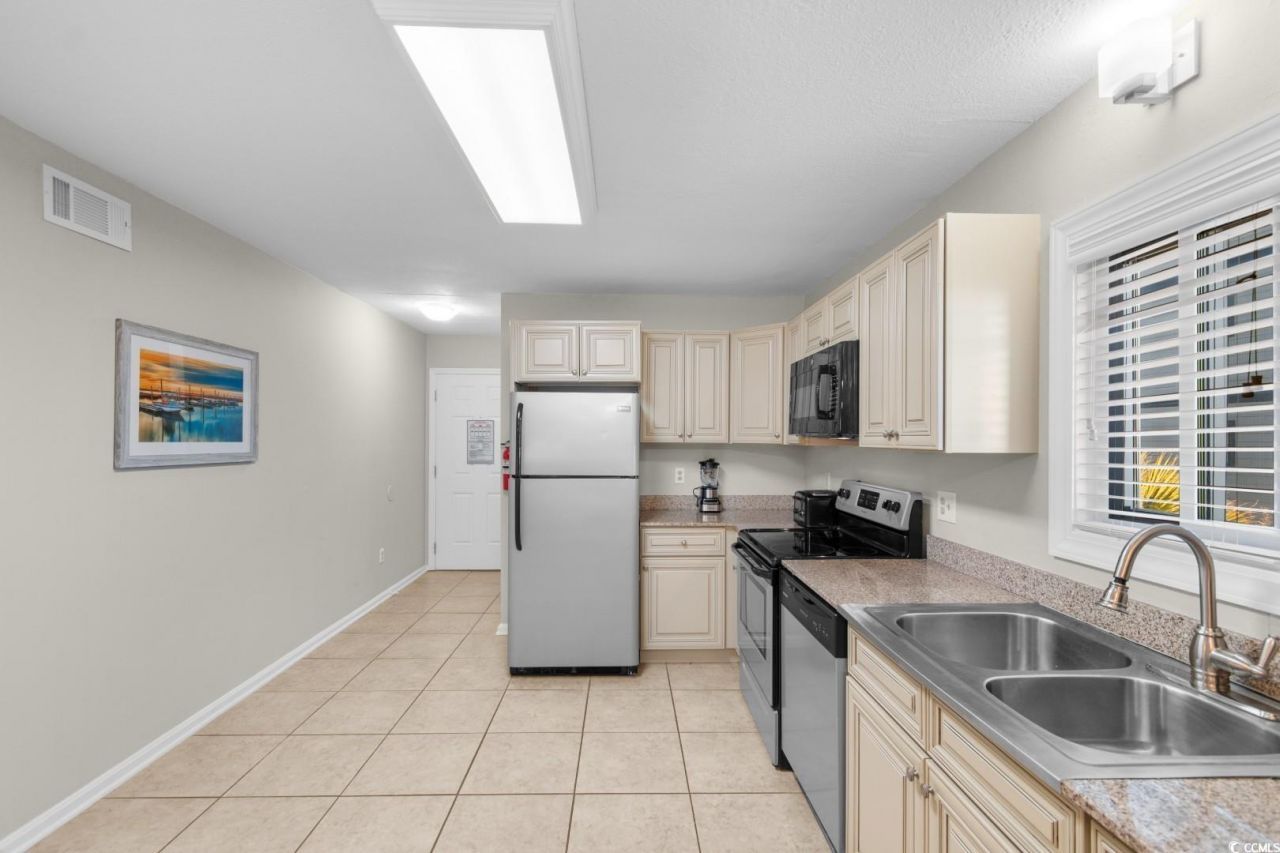 1011 S Ocean Blvd. Photo 5