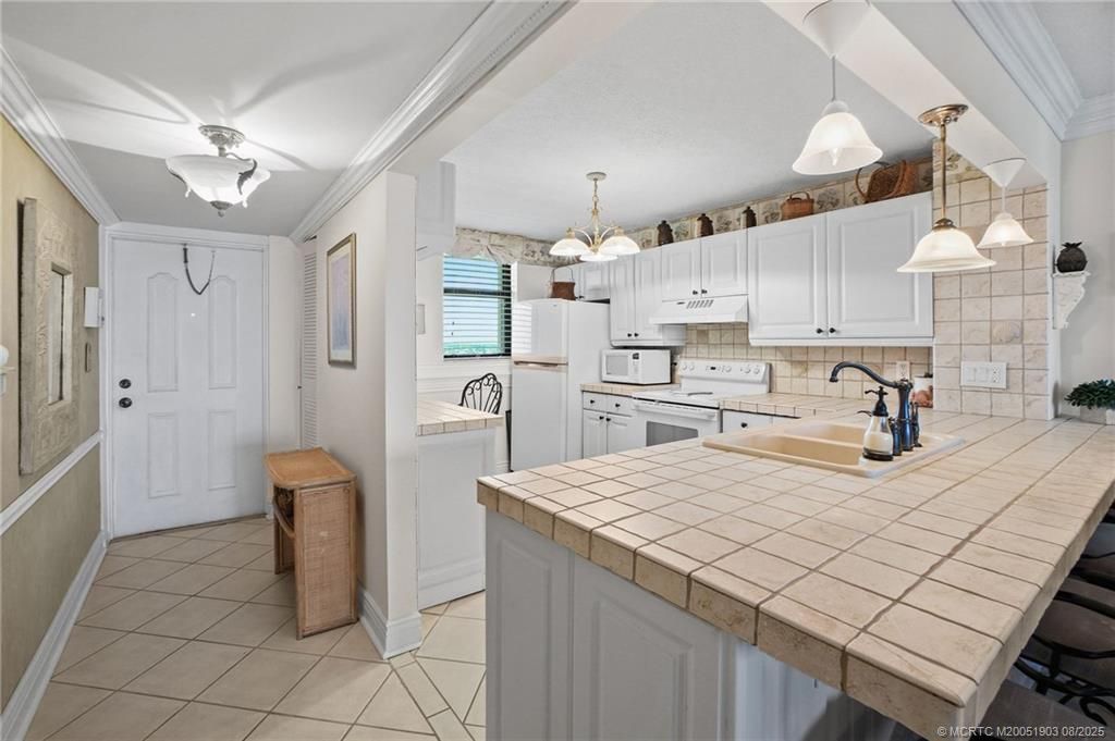 9940 S Ocean Drive, Unit 907, Jensen Beach, FL 34957 Photo