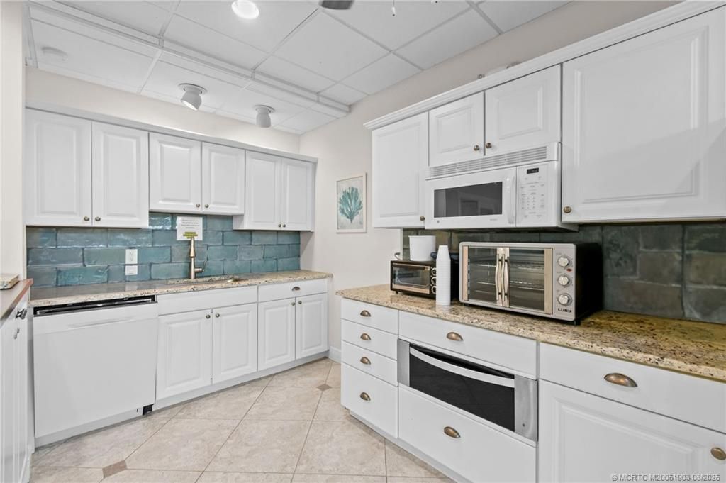 9940 S Ocean Drive, Unit 907, Jensen Beach, FL 34957 Photo