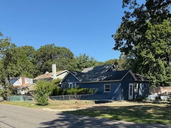 39 Teed Street, Huntington Station, NY 11746