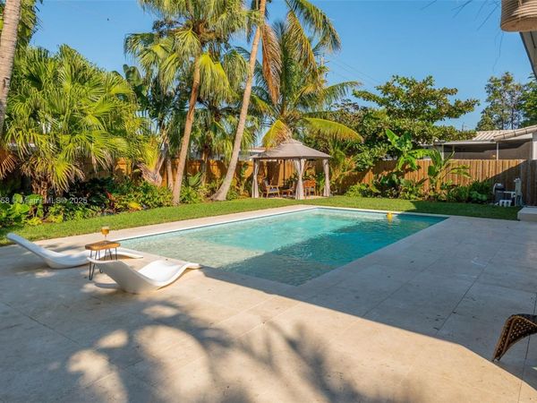 1025 Washington St, Hollywood, FL 33019