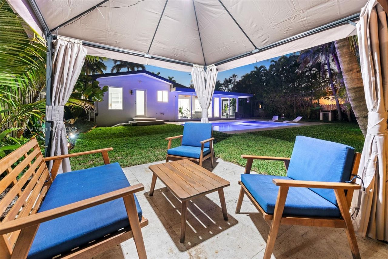 1025 Washington St, Hollywood, FL 33019 Photo