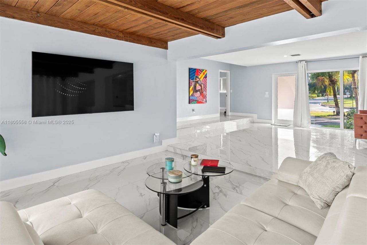 1025 Washington St, Hollywood, FL 33019 Photo