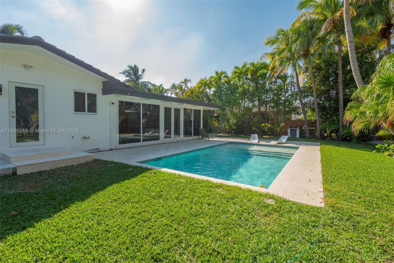 1025 Washington St, Hollywood, FL 33019 Photo