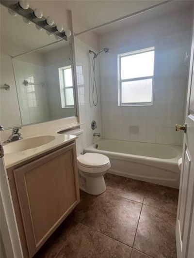 2458 SE Wald St, Port Saint Lucie, FL 34984 Photo