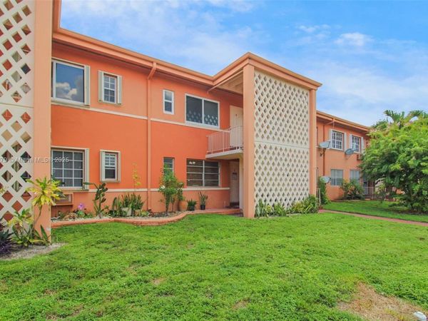 3451 SW 11th St, Unit 8A, Miami, FL 33135