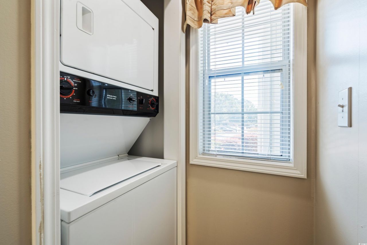 4648 Greenbriar Dr. Photo 10