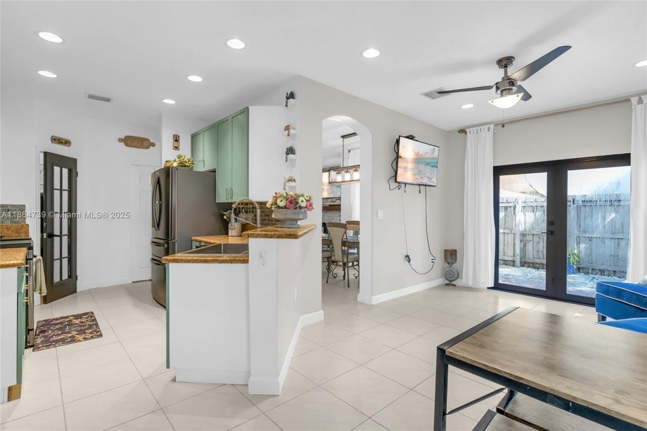 1635 SE 20th Ter, Homestead, FL 33035 Photo