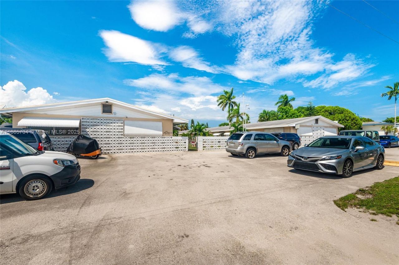2901 Polk St, Unit 10, Hollywood, FL 33020 Photo