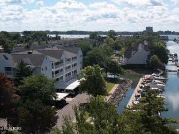 443 Continental Street, Detroit, MI 48215