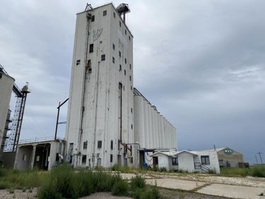 1400 DIVISION Street, SIOUX CITY, IA 51105