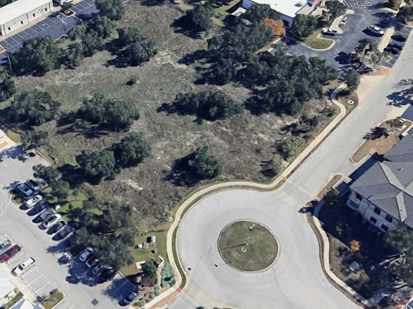 1604 Medical PKWY, Cedar Park, TX 78613