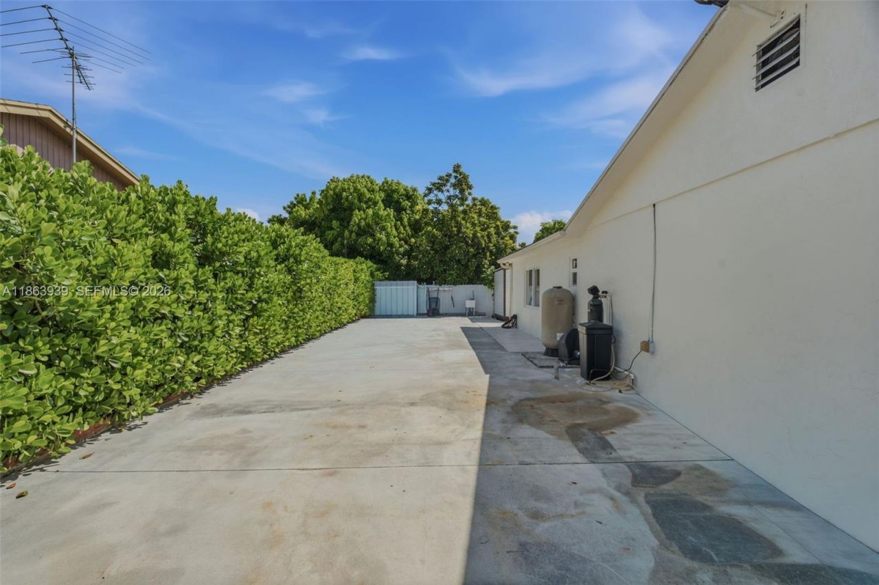 6553 SW 148th Pl, Miami, FL 33193 Photo