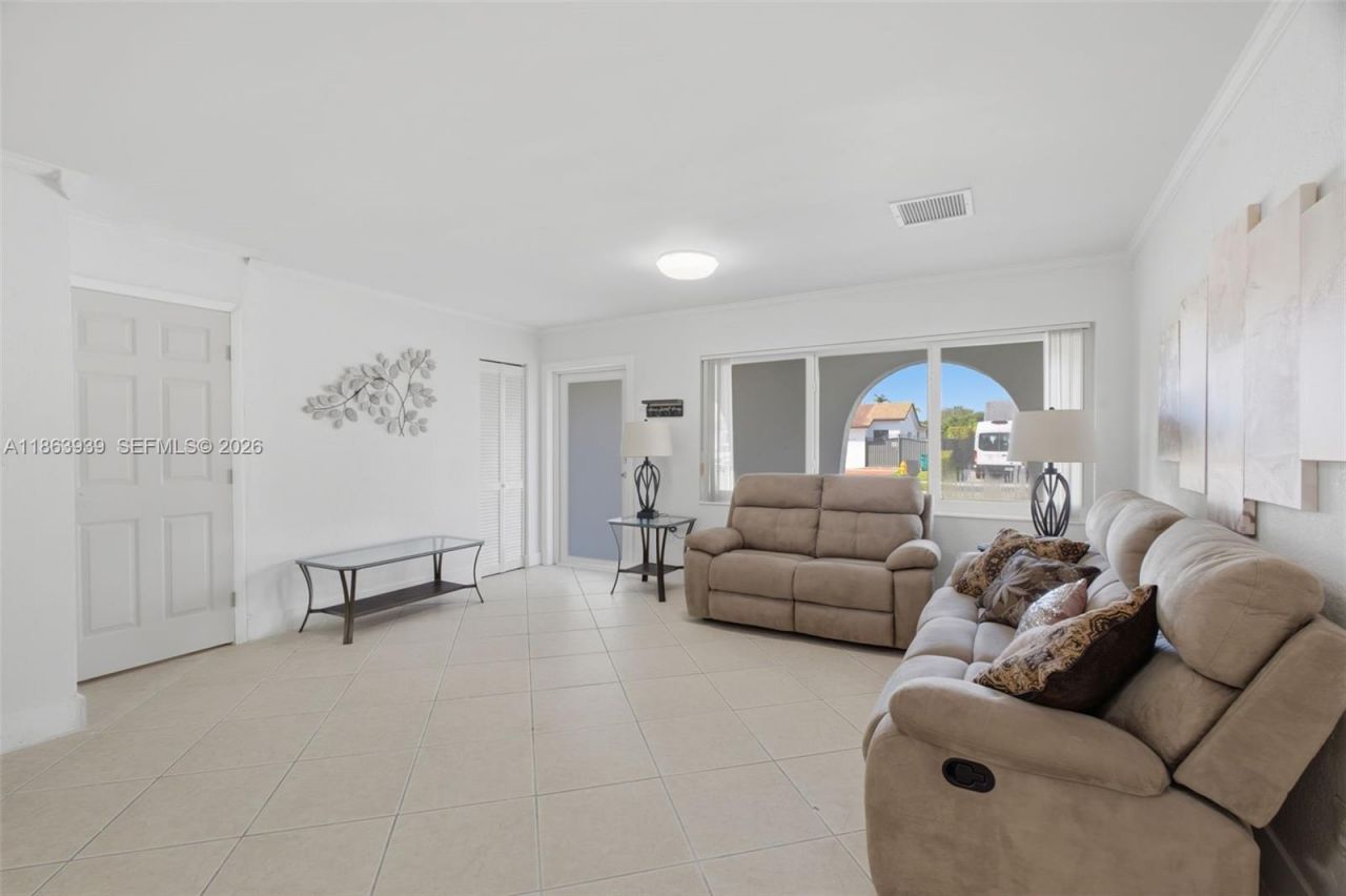 6553 SW 148th Pl, Miami, FL 33193 Photo