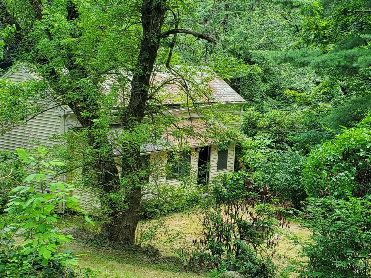 28 Trumbull, Litchfield, CT 06750 Main Photo