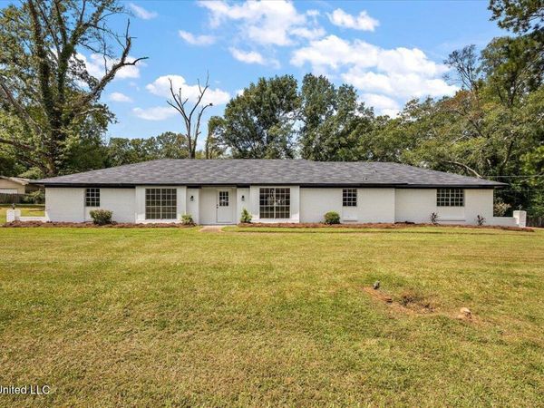 19 Nelson Circle, Jackson, MS 39212