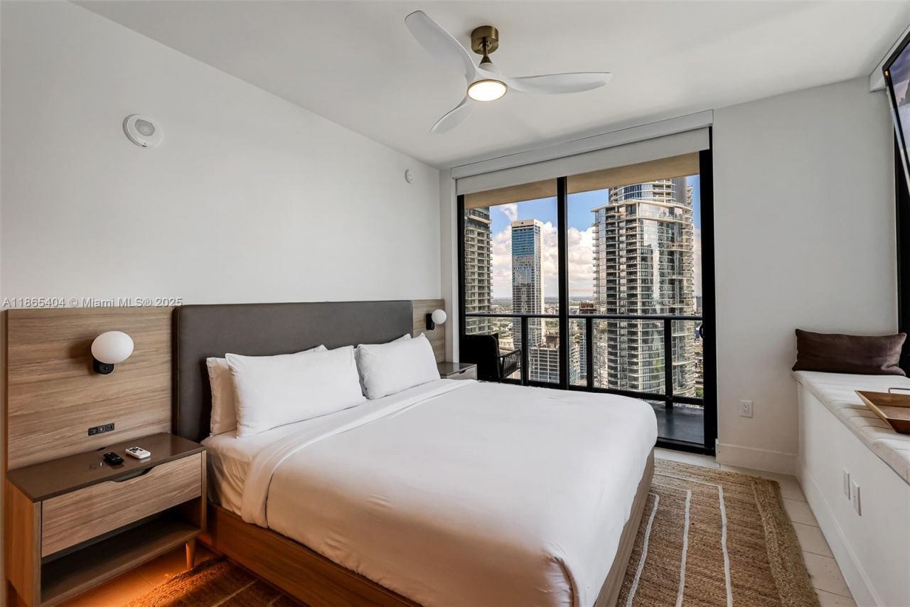 159 NE 6th St, Unit 3601, Miami, FL 33132 Photo