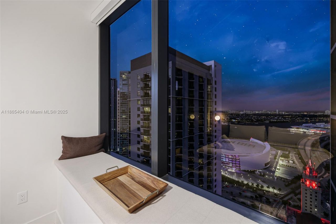 159 NE 6th St, Unit 3601, Miami, FL 33132 Photo